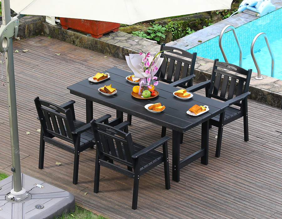 Zwarte HDPE 4-delige buiteneetset met verticale rugleuning